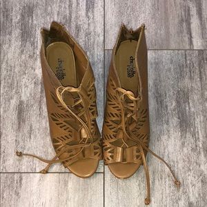 Tan heels
